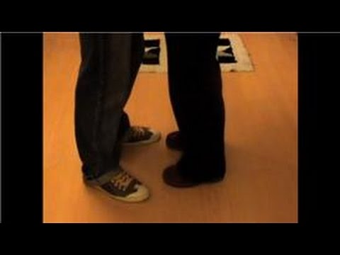 Cómo bailar lento en un baile formal o semiformal