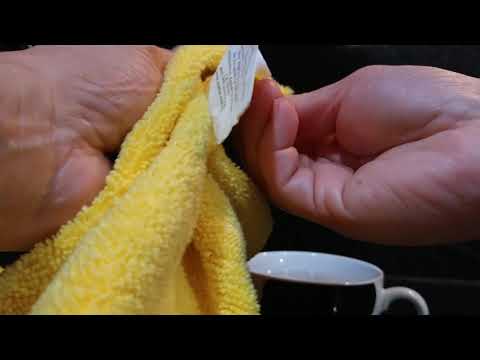 Cómo abrir un frasco de pintura de uñas atascado